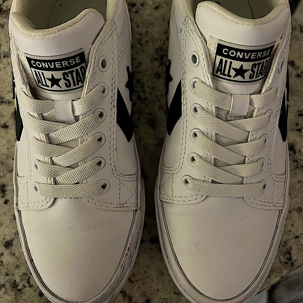 Converse *worn once*